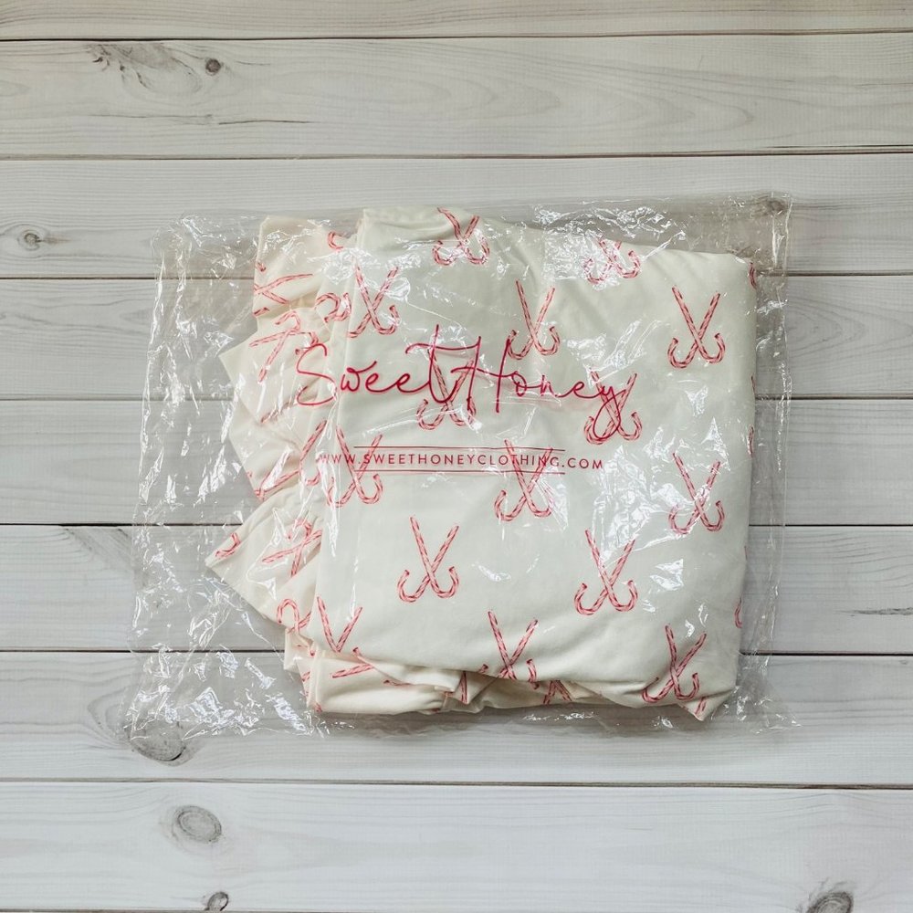 New in Bag SweetHoney Candy Cane Christmas Morning Ruffle Blanket